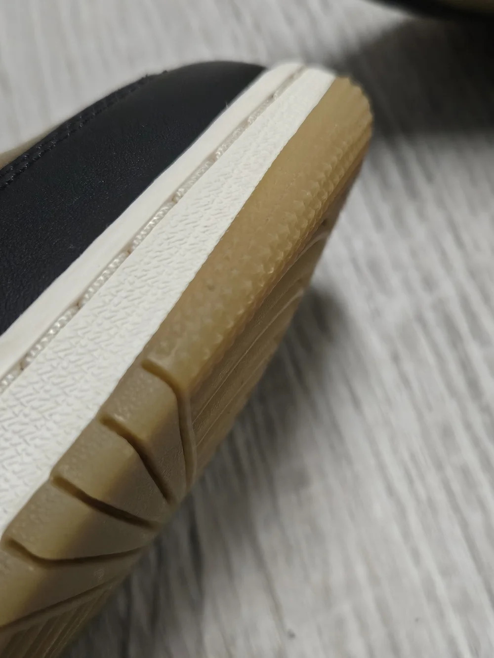 Air Jordan 1 High Black Metallic Gold